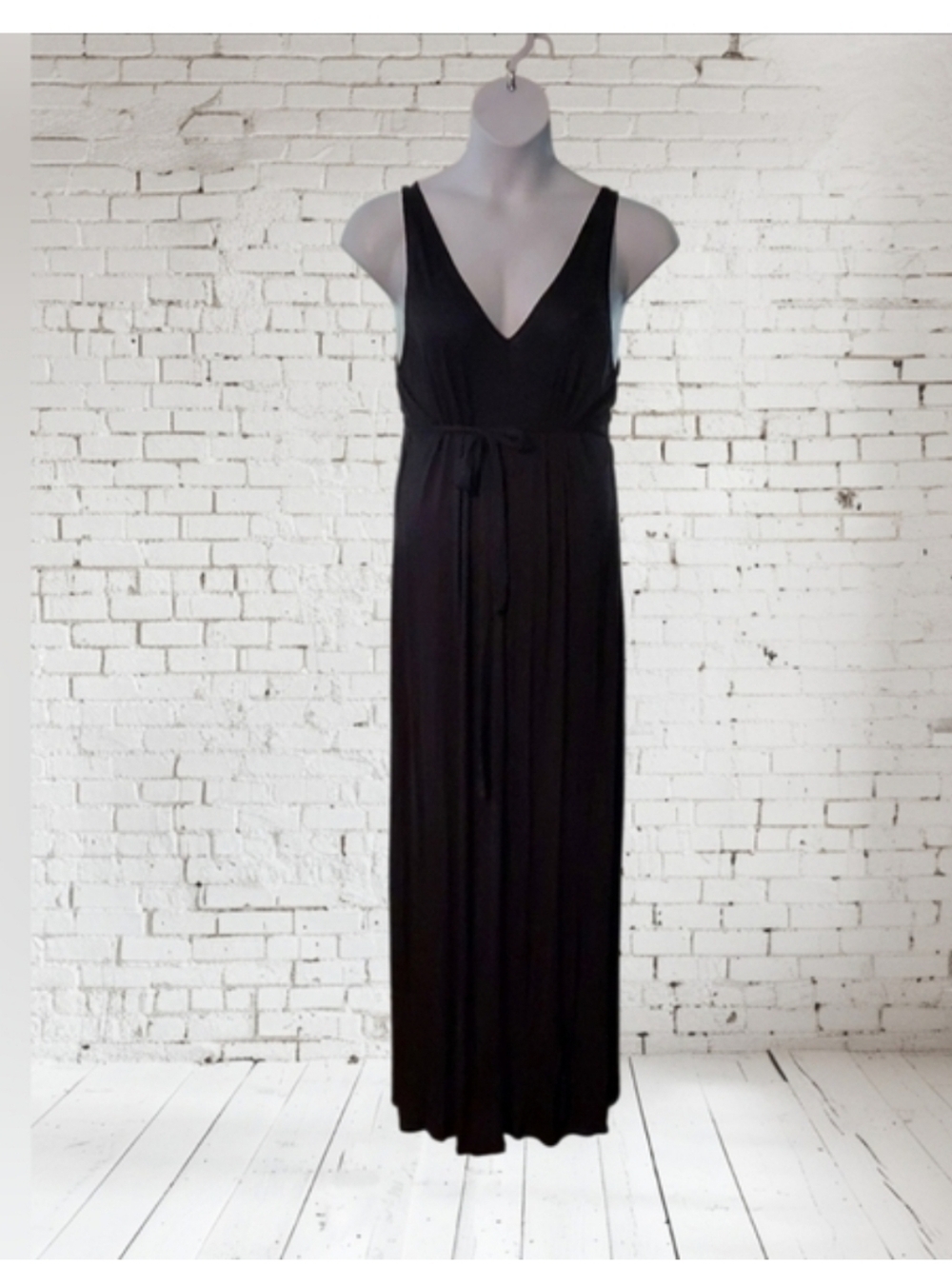 NWT Liz Lange Black V Neck Tank Maternity Dress ~sz Large - Picture 4 of 5